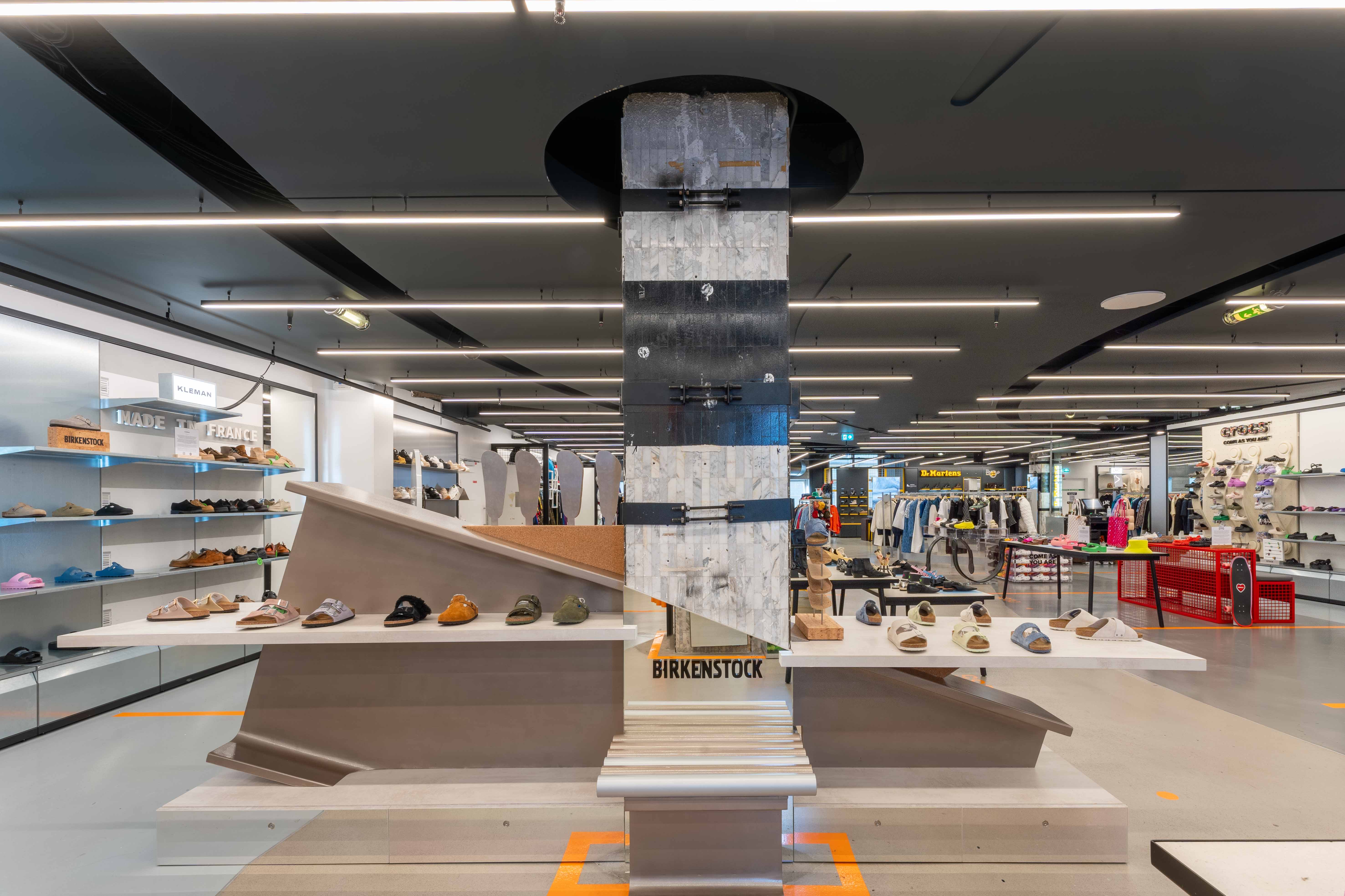 Mobilier de pop-up store fabriqué sur mesure par Share Client pour Birkenstock